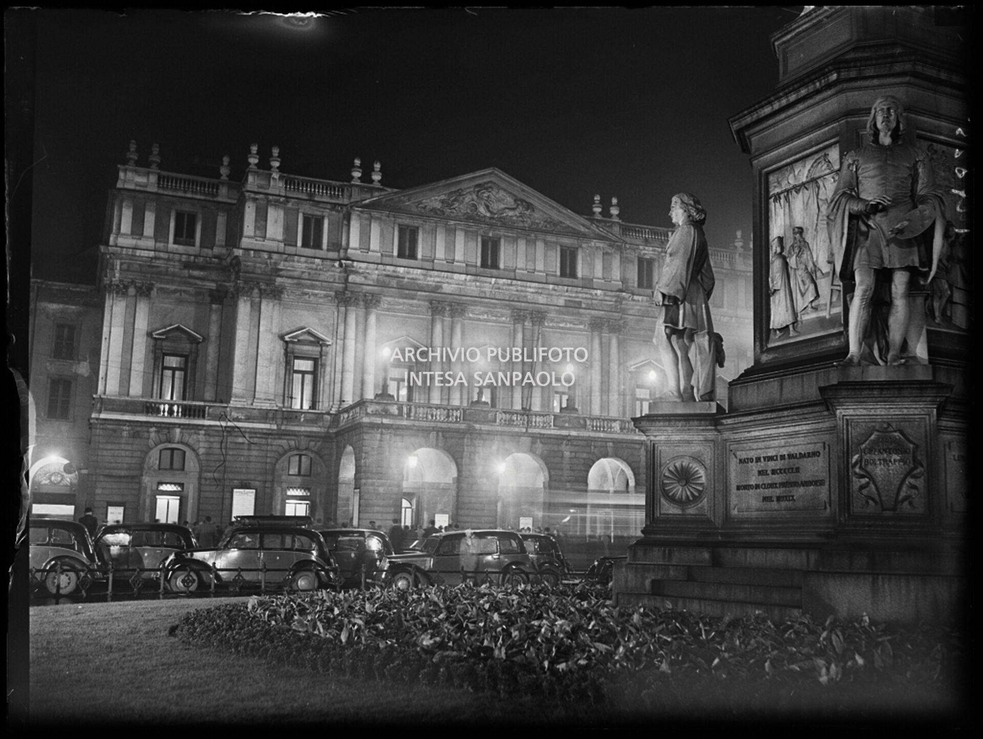 Ripresa Notturna Del Teatro Alla Scala La Sera Dell Inaugurazione Della