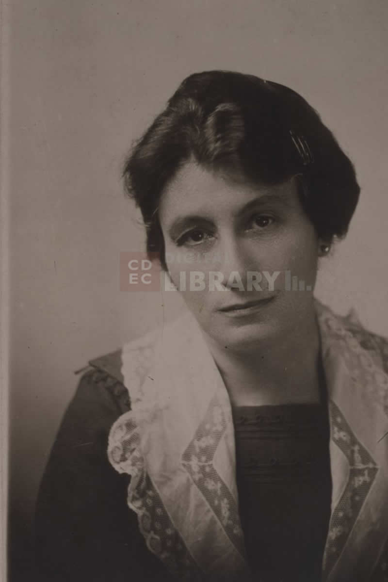 Ritratto di Aurelia Josz, primo decennio del Novecento, Archivio Fondazione CDEC, Milano