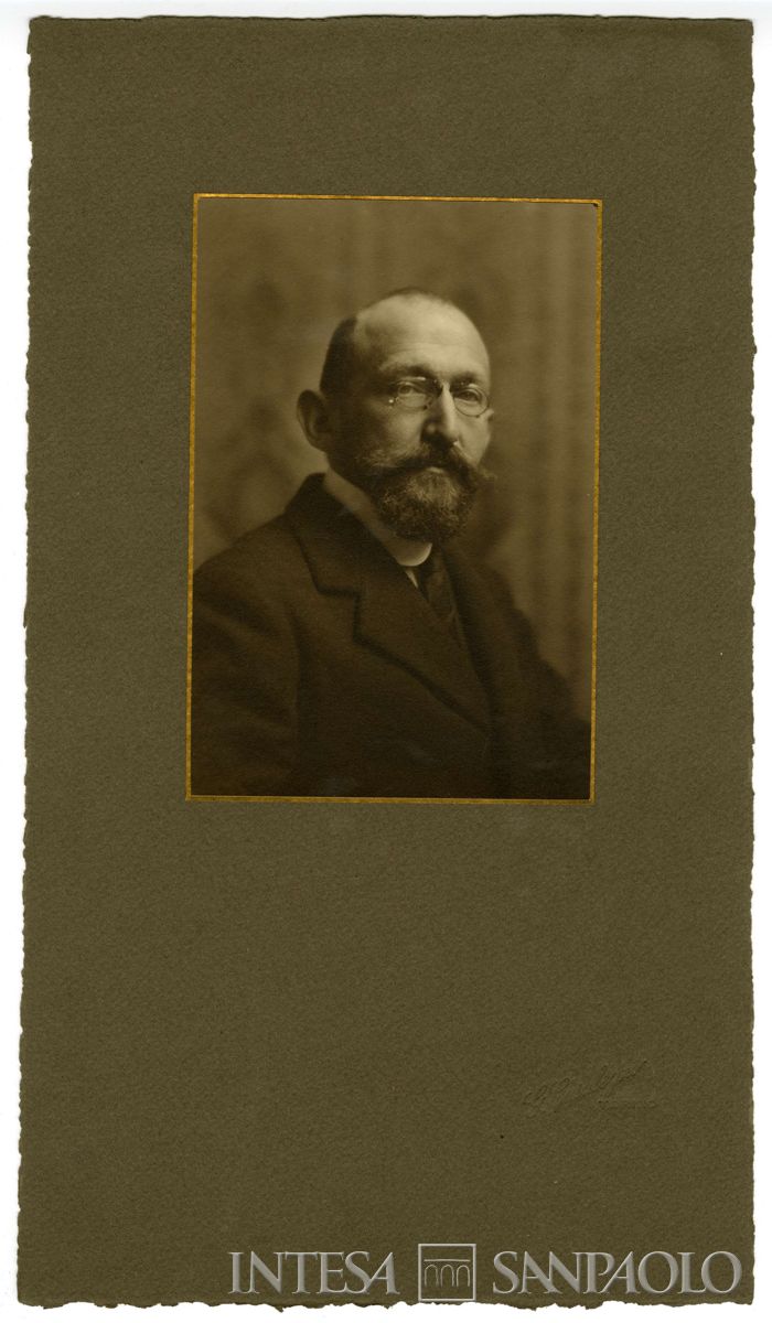 Toeplitz Lodovico ritratto in studio fotografico a primo piano, 1911 - 1915 (Giuseppe Casalegno)