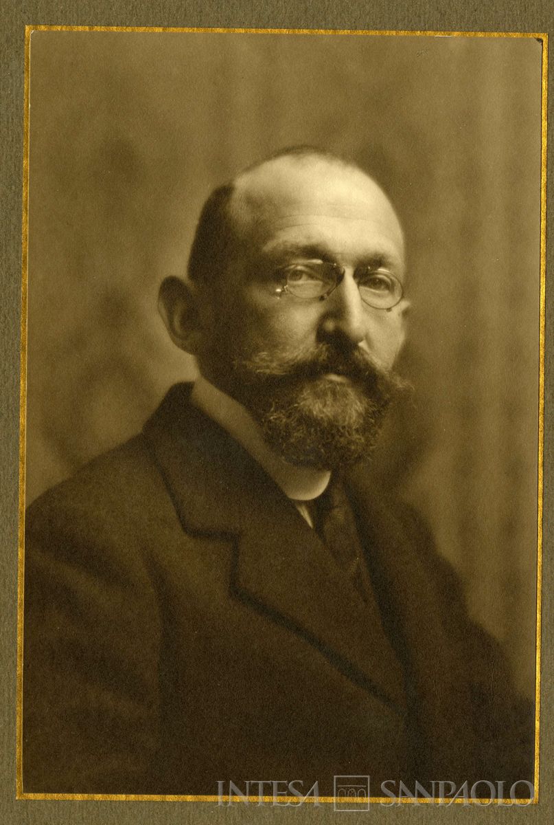 Toeplitz Lodovico ritratto in studio fotografico a primo piano, 1911 - 1915 (Giuseppe Casalegno)