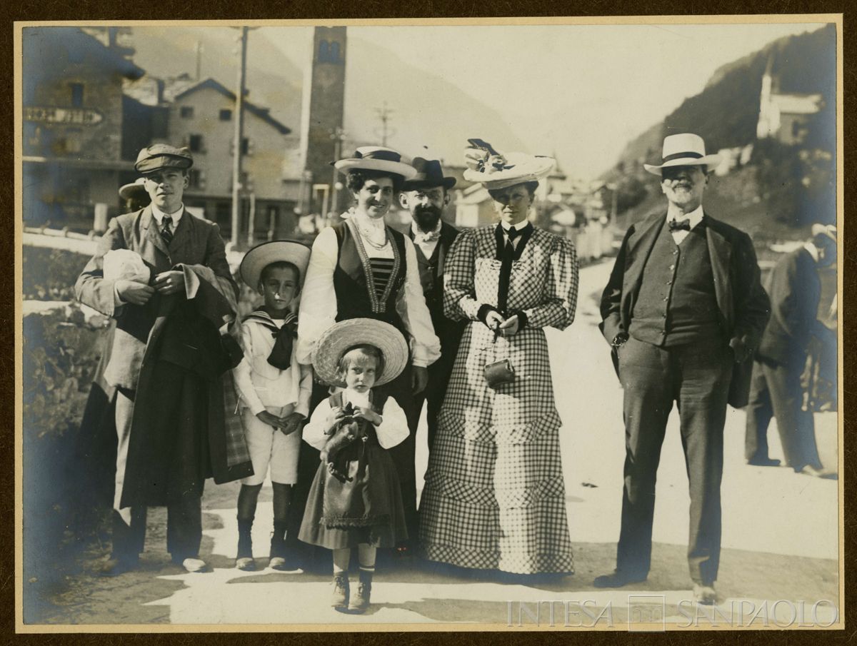 Toeplitz Lodovico con altre persone n.i., primi anni 1900 (fotografo sconosciuto)