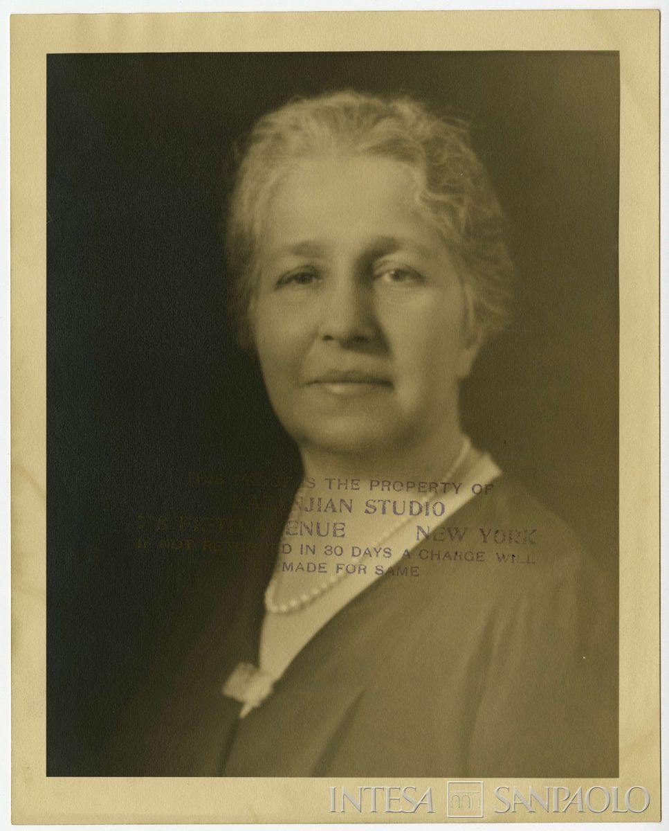 Falk Fabian Lina ritratta in studio a New York, 1917 - 1918 (Kazanjian Studio)