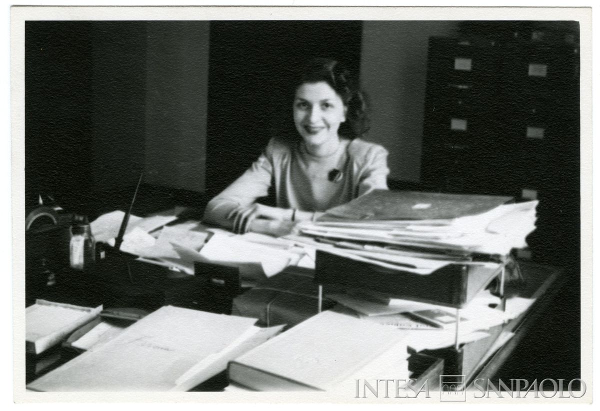 Herta Bailey presso l'ufficio di rappresentanza della BCI a New York, 1945-1952 (fotografo sconosciuto)