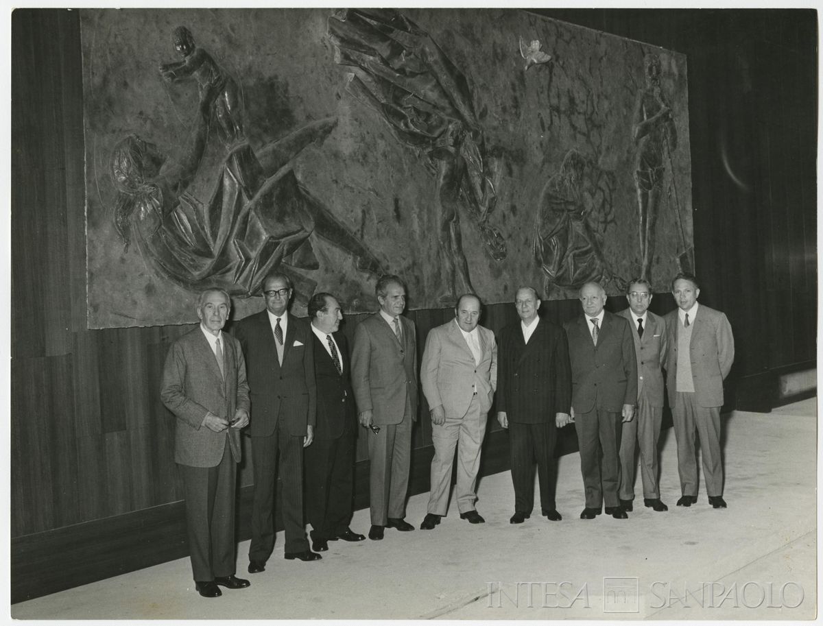 Giornata Mondiale del Risparmio: celebrazione con inaugurazione del bassorilievo di Manzù presso Palazzo Confalonieri, Milano, 31 ottobre 1970 (Elle2)