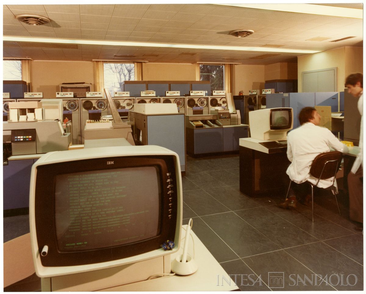 BCI, Parma: Centro Amministrativo Elettronico (C.A.E.), post 1975 (foto Zoom)