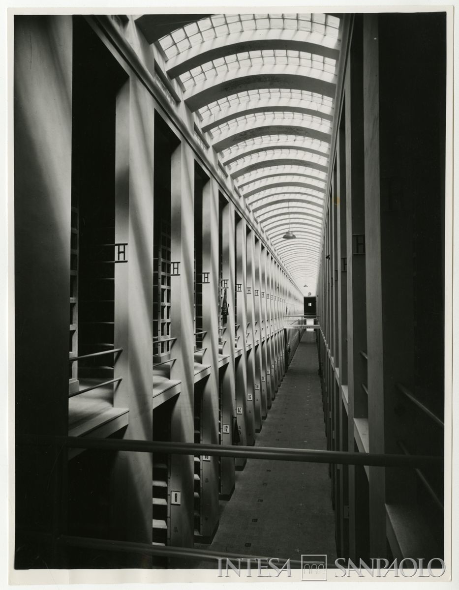 BCI, Parma: Centro Amministrativo Elettronico (C.A.E.), 1941-1945 (foto Photorapid)