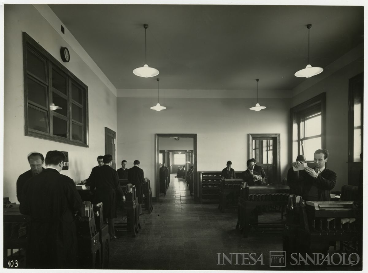 BCI, Parma: [Centro Amministrativo Elettronico (C.A.E.), personale al lavoro], 1939-1950 (Fototecnica Fortunati)