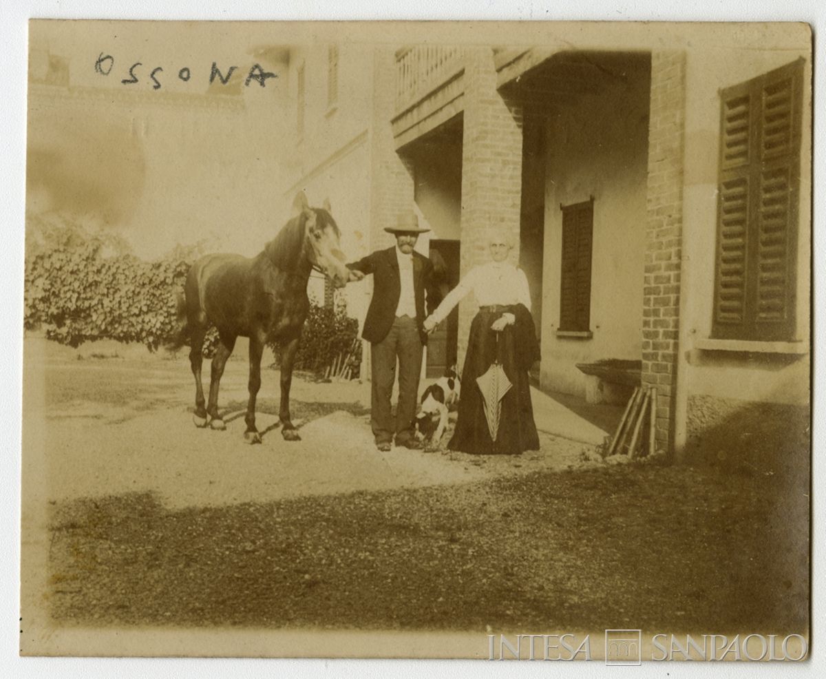 Luigi Canzi con la moglie Maria Antongini a Ossona, 1903 (fotografo sconosciuto)