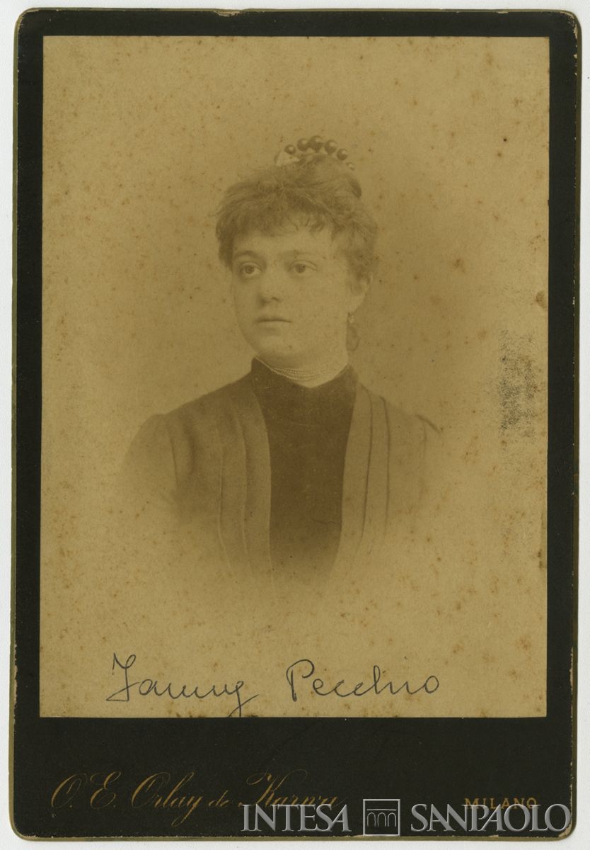 Francesca Pecchio, cugina di Luigi Canzi e futura moglie di Attilio Toccagni, 1885 circa (foto di O. E. Orlay de Karwa)