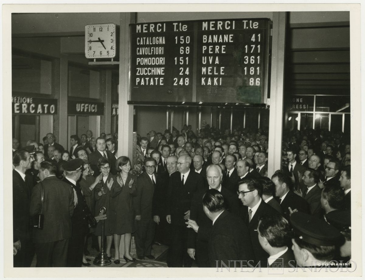 Mercato Ortofrutticolo: inaugurazione, 26 ottobre 1965 (Publifoto)