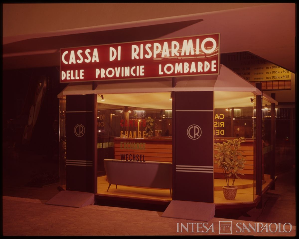 Milano, sportello presso il 2° Salone del Mobile Italiano alla Fiera di Milano, 23 - 30 settembre 1962 (Italfoto)