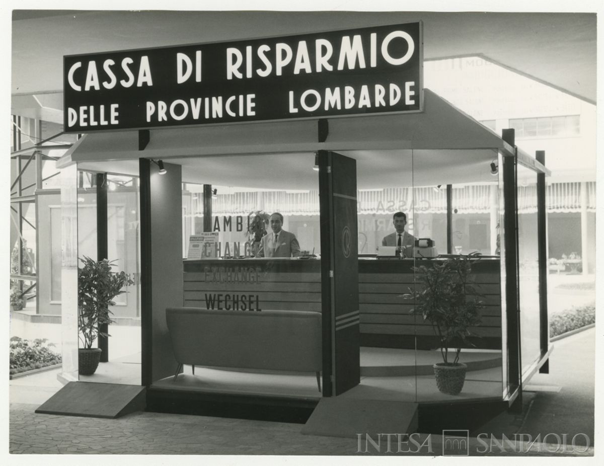 Milano, sportello presso il 2° Salone del Mobile Italiano alla Fiera di Milano, 23 - 30 settembre 1962 (Italfoto)