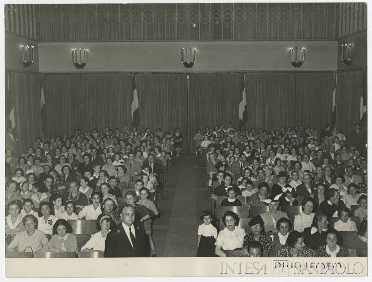 Premiazione alunni, 18 giugno 1950 (Publifoto)