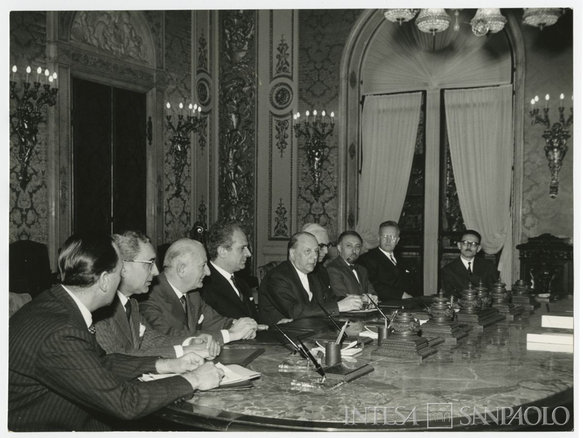 Presentazione volumi "Affreschi lombardi del '400", "Affreschi di Girolamo Romanino" e "Gli scavi di Caesarea Marittima", 14 gennaio 1966 (Publifoto)