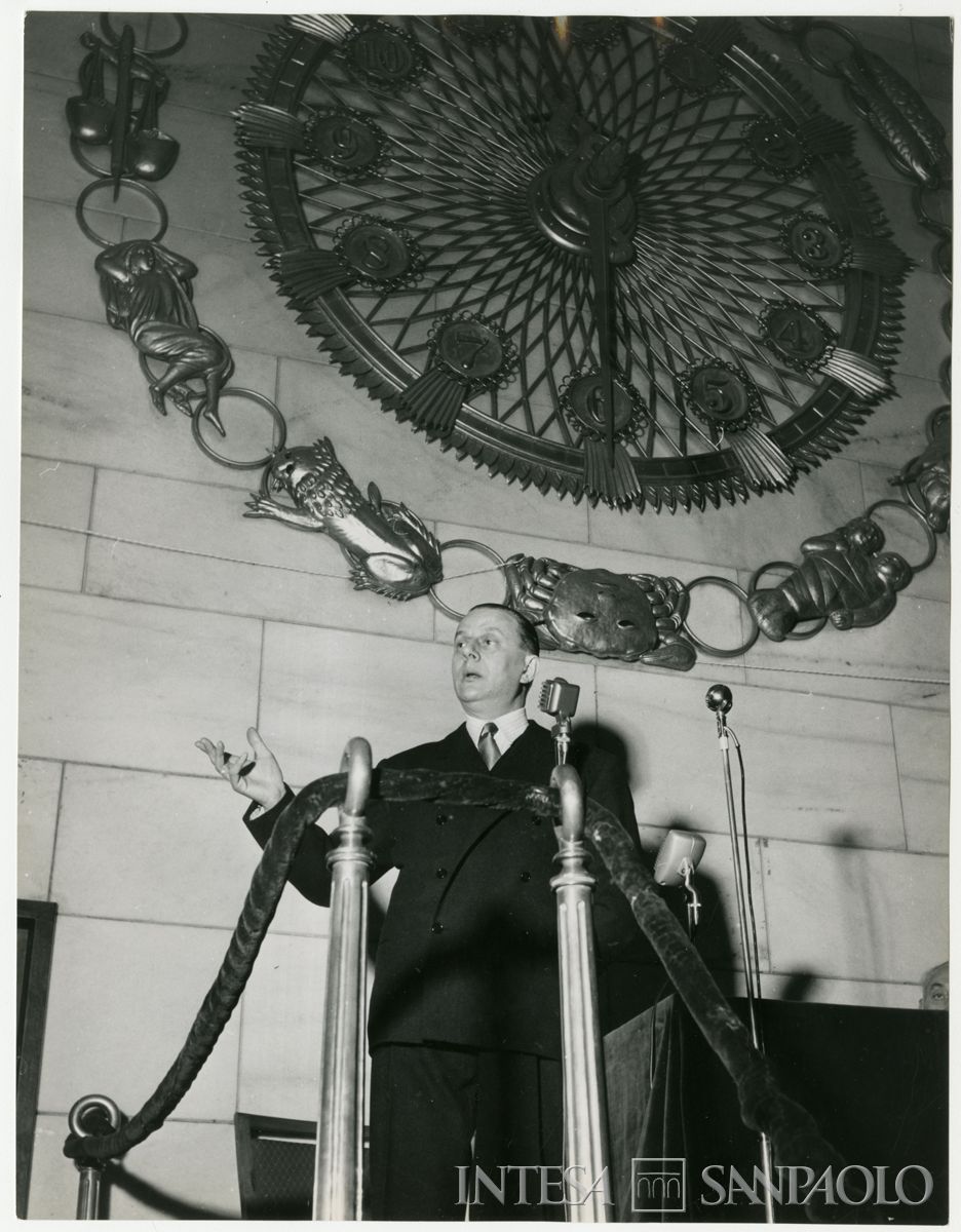 Cerimonia di insediamento del presidente Dell'Amore Giordano, 04 gennaio 1953 (foto di Publifoto)