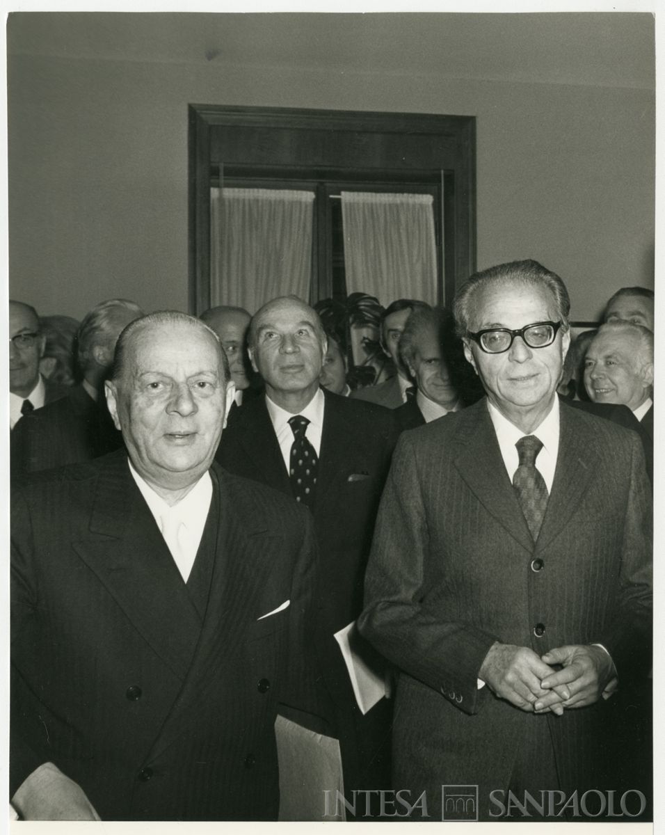 Celebrazione del 150° anniversario di fondazione dell'Istituto, a sinistra Dell'Amore Giordano e a destra La Malfa Ugo, 1 dicembre 1973 (Publifoto)