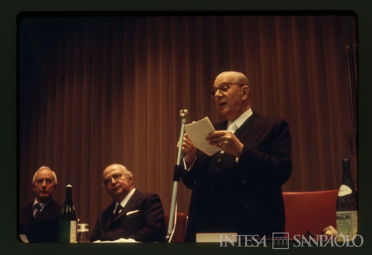 Cerimonia in onore di Dell'Amore per la sua collaborazione con l'Università Bocconi di Milano, dicembre 1978 (Mario La Porta)