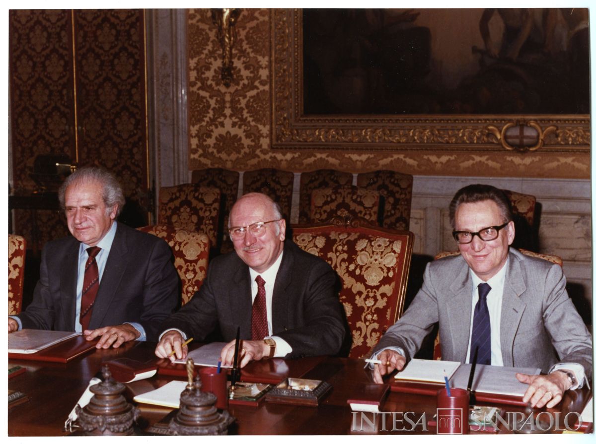 Seduta straordinaria della Commissione Centrale di Beneficenza in occasione dell'insediamento di Confalonieri Antonio a presidente, 08 aprile 1981 (foto di Mario La Porta)