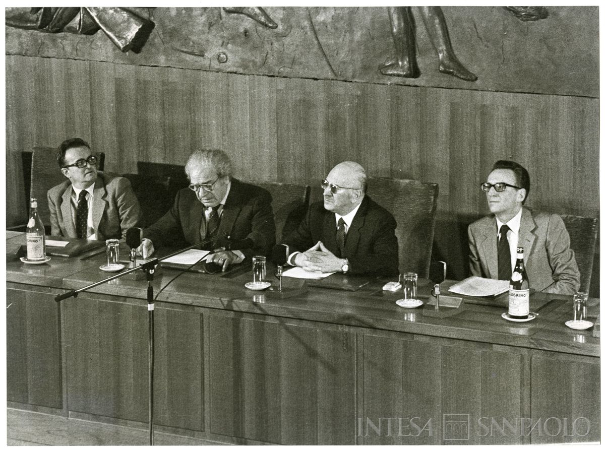 Seduta straordinaria della Commissione Centrale di Beneficenza in occasione dell'insediamento di Confalonieri Antonio a presidente, 08 aprile 1981 (foto di Mario La Porta)