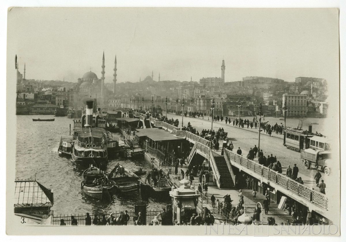 Ponte di Galata e Moschea Yeni Cami, ultimo quarto 1800 - 1926 (fotografo sconosciuto)