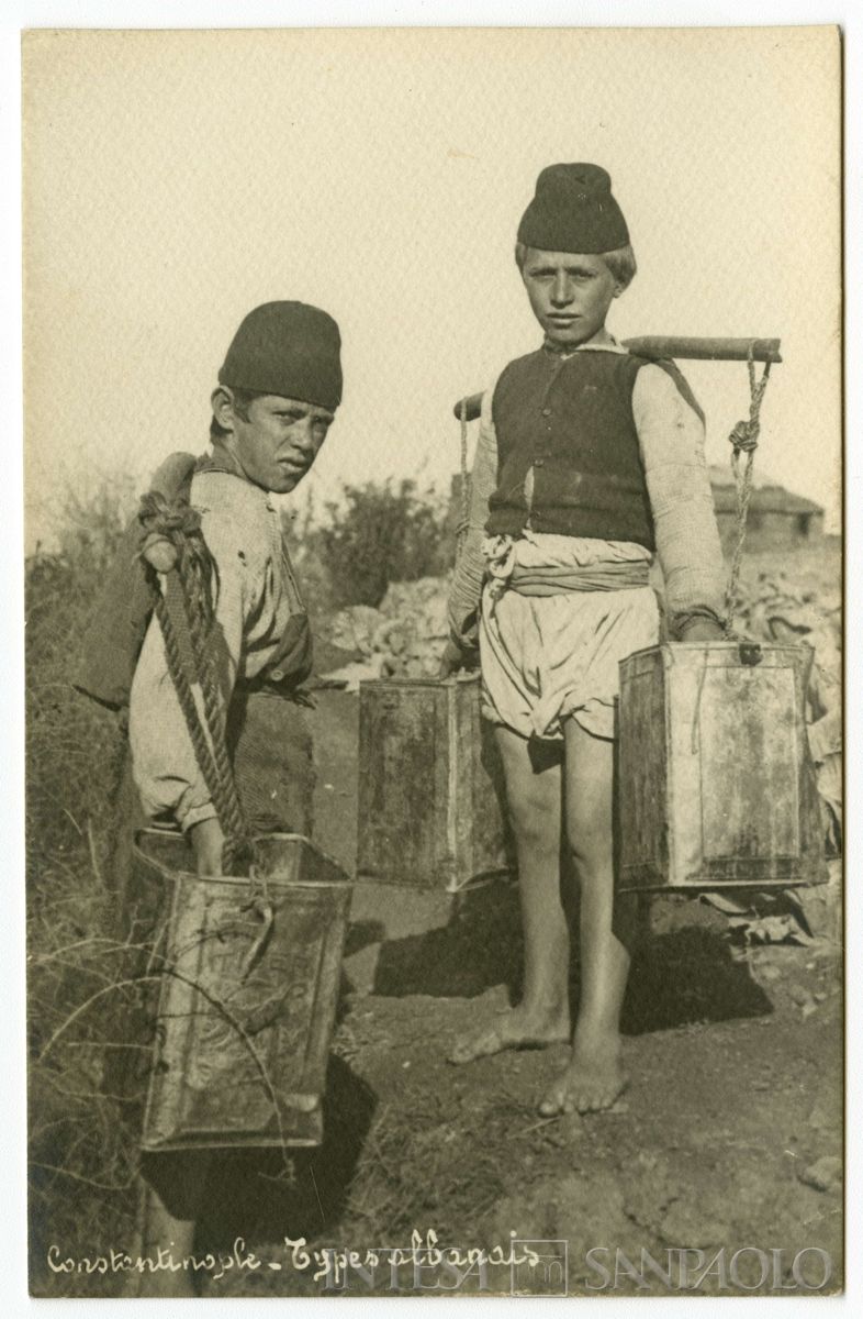 Bambini albanesi al lavoro, ultimo quarto 1800 - 1926 (fotografo sconosciuto)