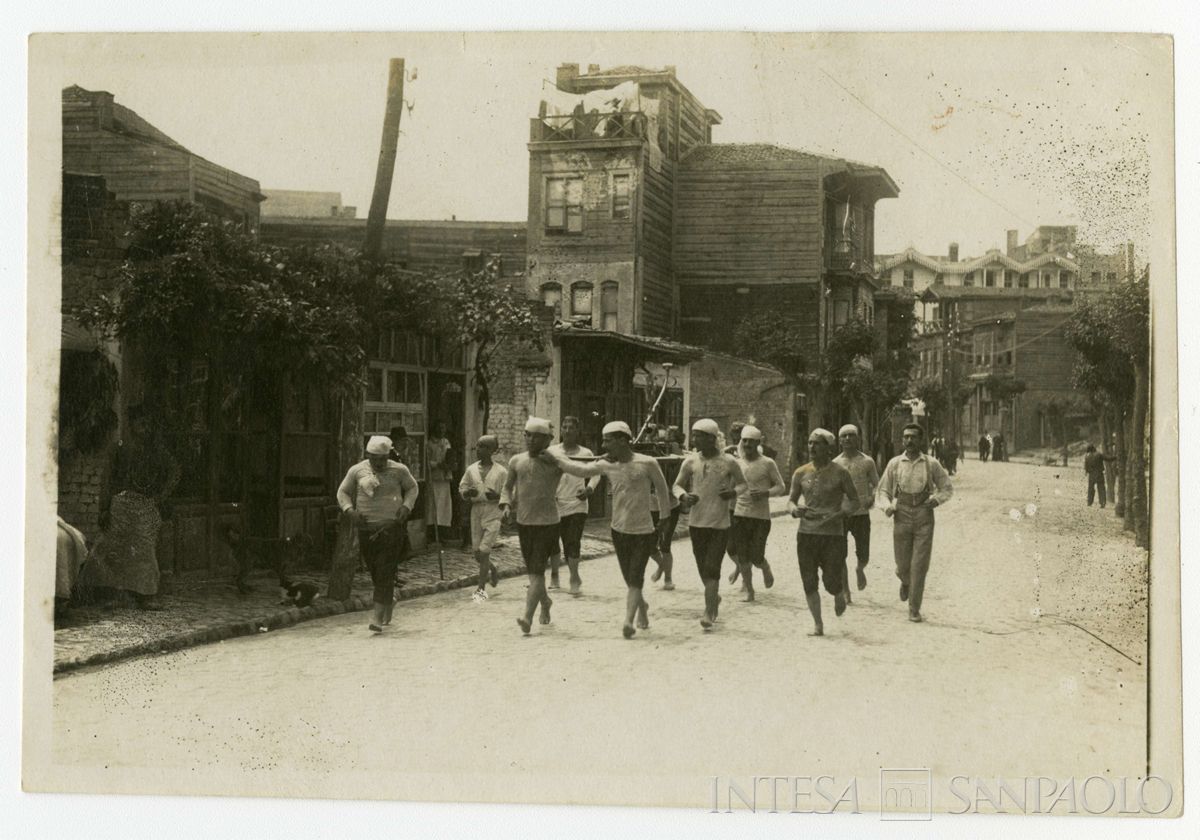 Allenamento dei pompieri, ultimo quarto 1800 - 1926 (fotografo sconosciuto)