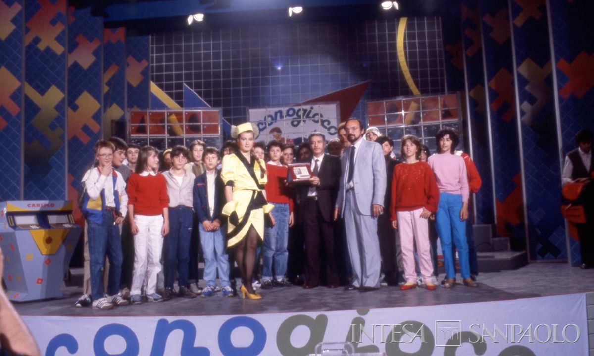 Econogioco 3, foto di gruppo di una classe partecipante, 1984-1985 (fotografo sconosciuto)