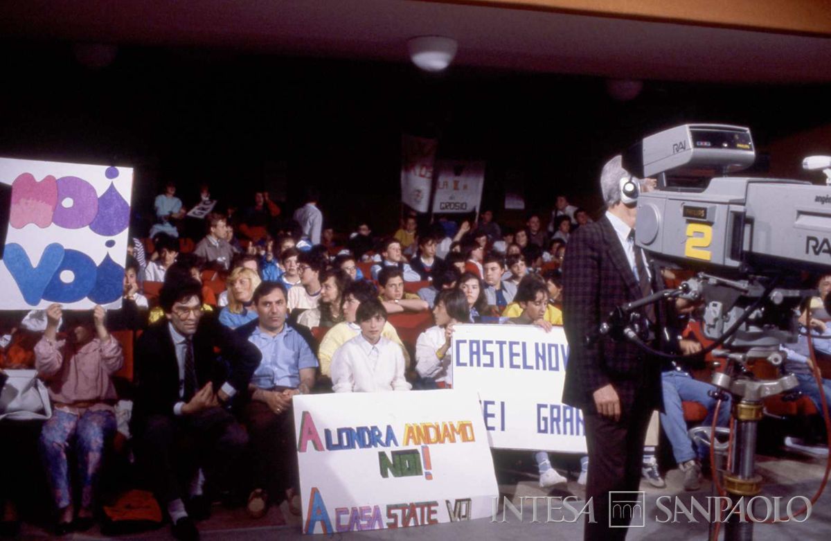 Econogioco 3, il pubblico di studenti delle classi non qualificatesi per la finale, 1984-1985 (fotografo sconosciuto)