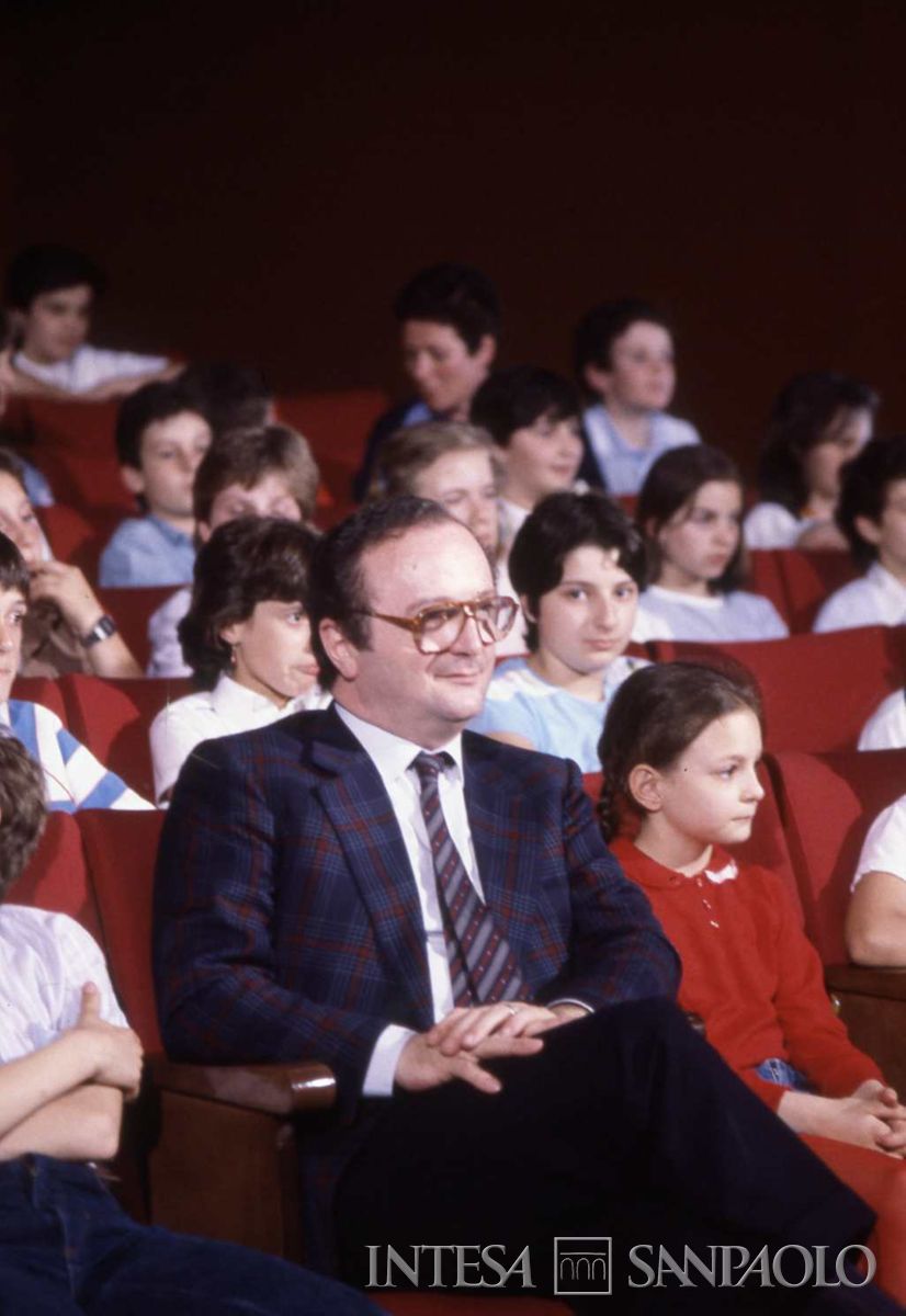 Econogioco 3, Vertematti tra il pubblico di studenti delle classi non qualificatesi per la finale, 1984-1985 (fotografo sconosciuto)