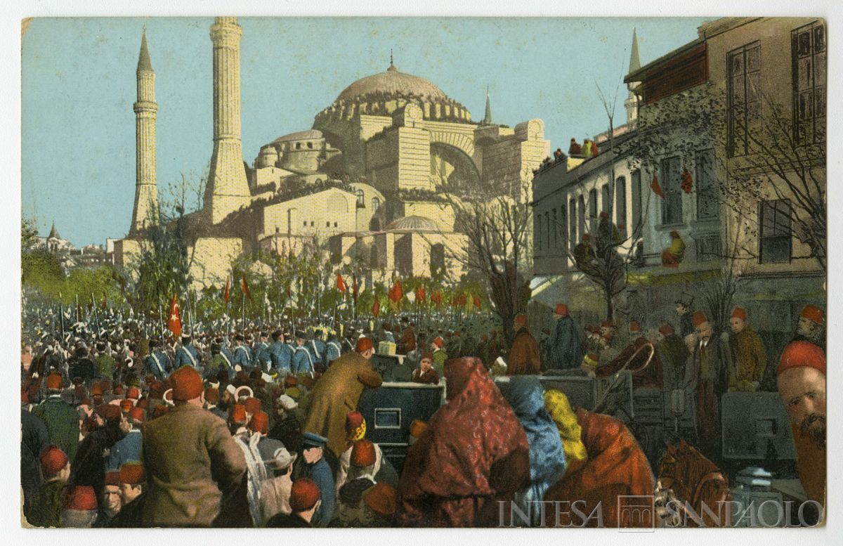 Piazza Santa Sofia a Costantinopoli nel giorno dell'apertura del Parlamento, 1877 (edizione E. F. Rochat)