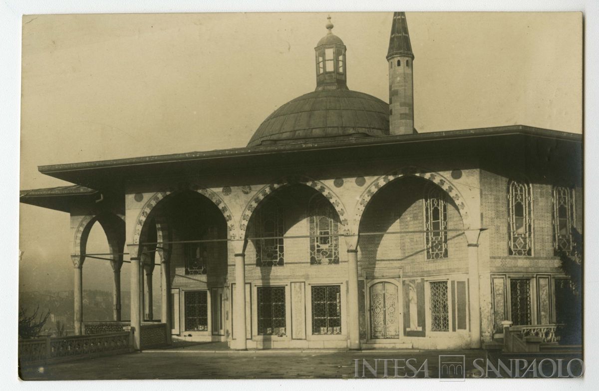 Ingresso del Palazzo Topkapi di Costantinopoli, ultimo quarto 1800 - 1926 (fotografo sconosciuto)