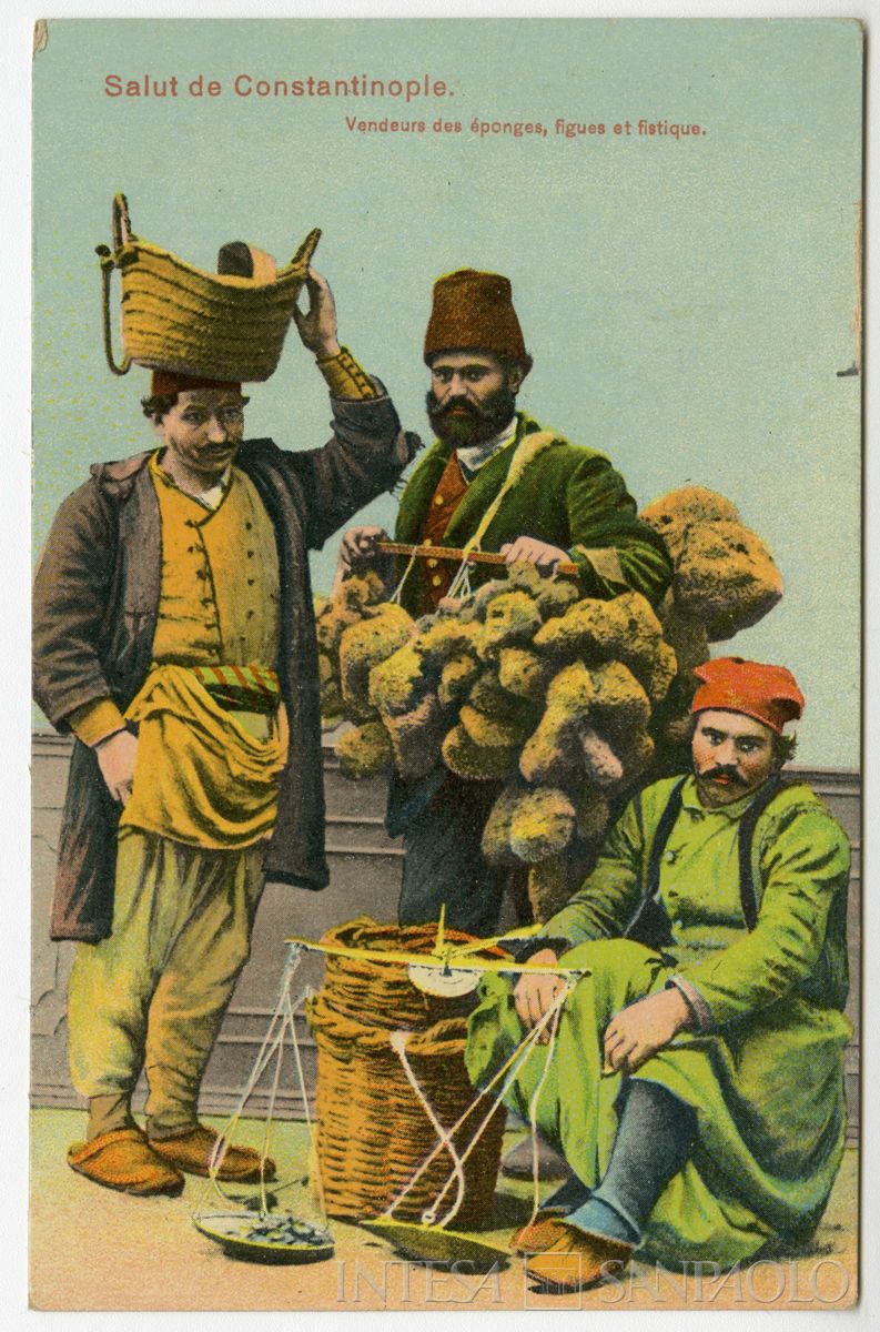 Venditori di spugne, Costantinopoli, ultimo quarto 1800 - 1926 (fotografo sconosciuto)