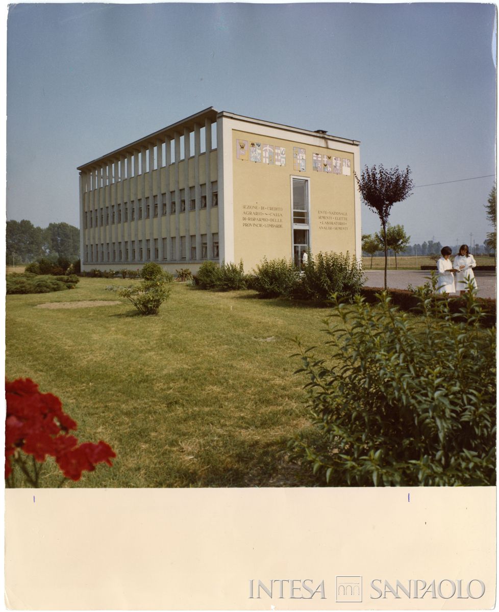 Cariplo, ENSE: esterni del laboratorio analisi sementi, ante 1963 (foto Elle2)