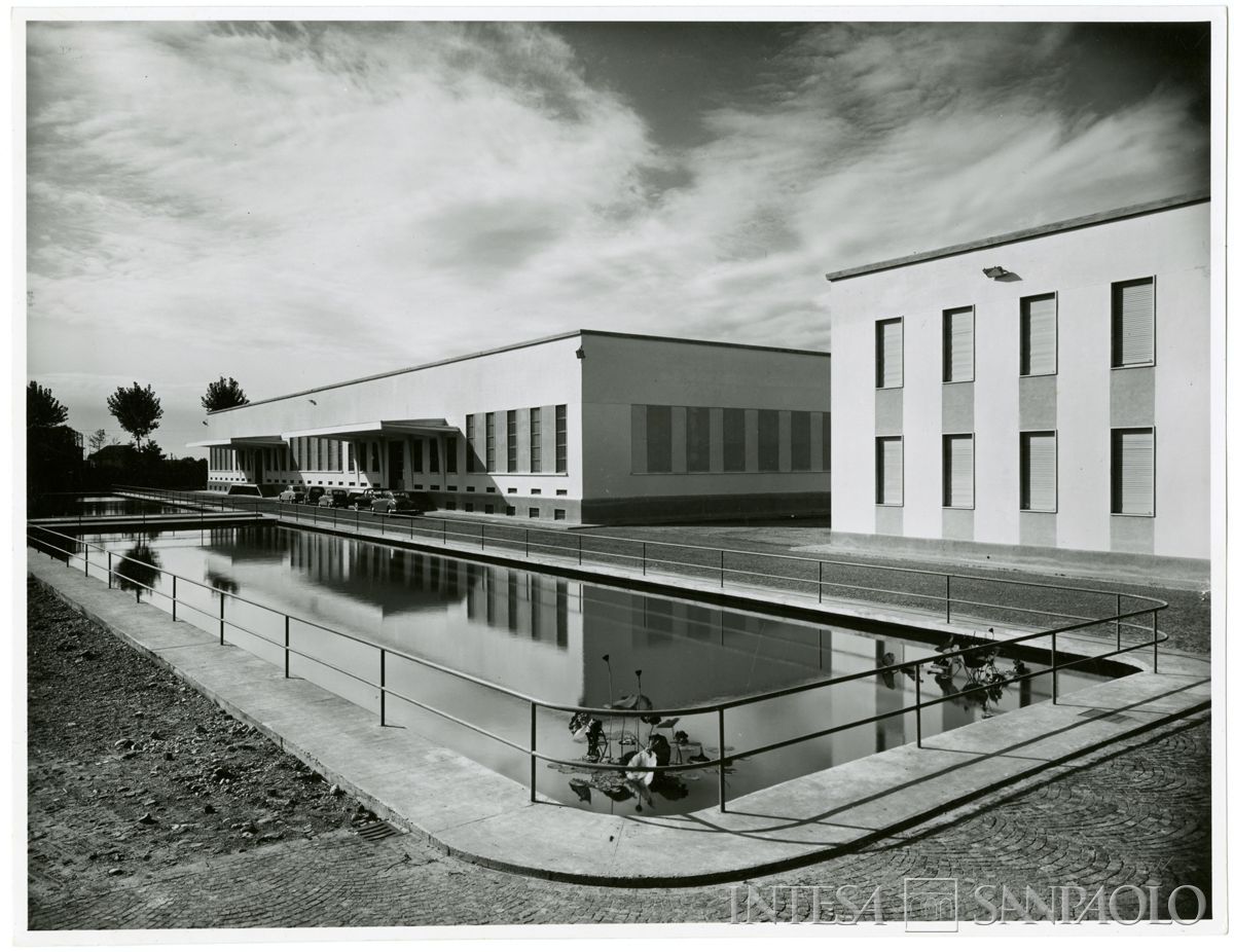 Immobiliare Caseifici Sociali, Mantova: esterni, 1961 - 1963 (foto Calzolari)