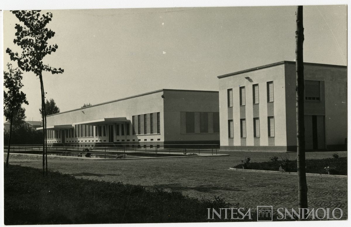 Immobiliare Caseifici Sociali, Mantova: esterno, 1961-1968 (fotografo sconosciuto)