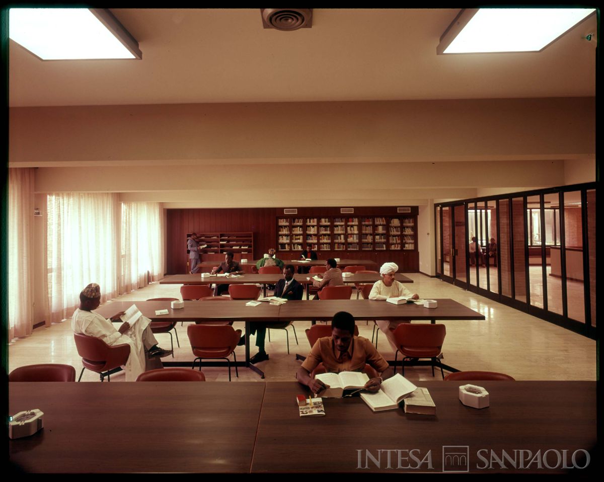 Finafrica, interno della biblioteca, 1973 - 1978 circa (foto Elle2)