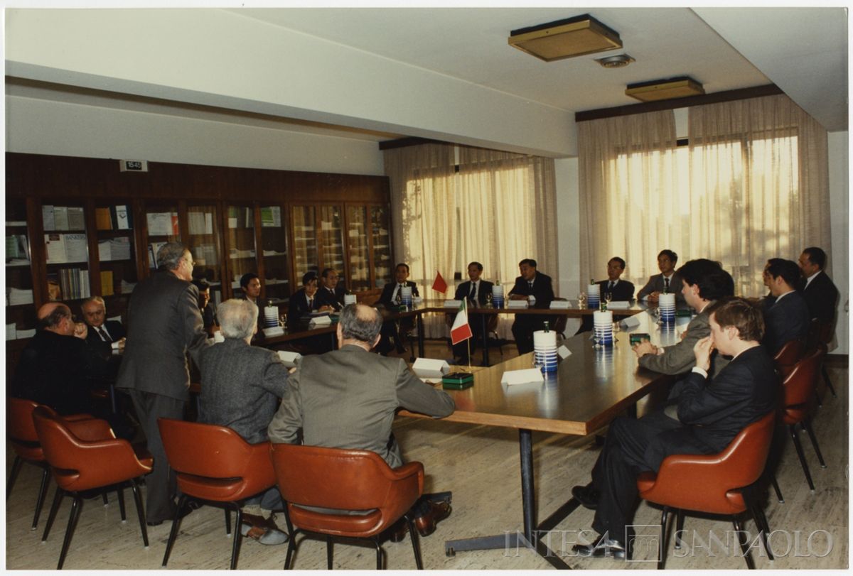 Visita al Finafrica del governatore della Banca Popolare della Cina (o anche Banca centrale della Cina) Li Guixian, 23 novembre [1988 - 1993] (fotografo sconosciuto)