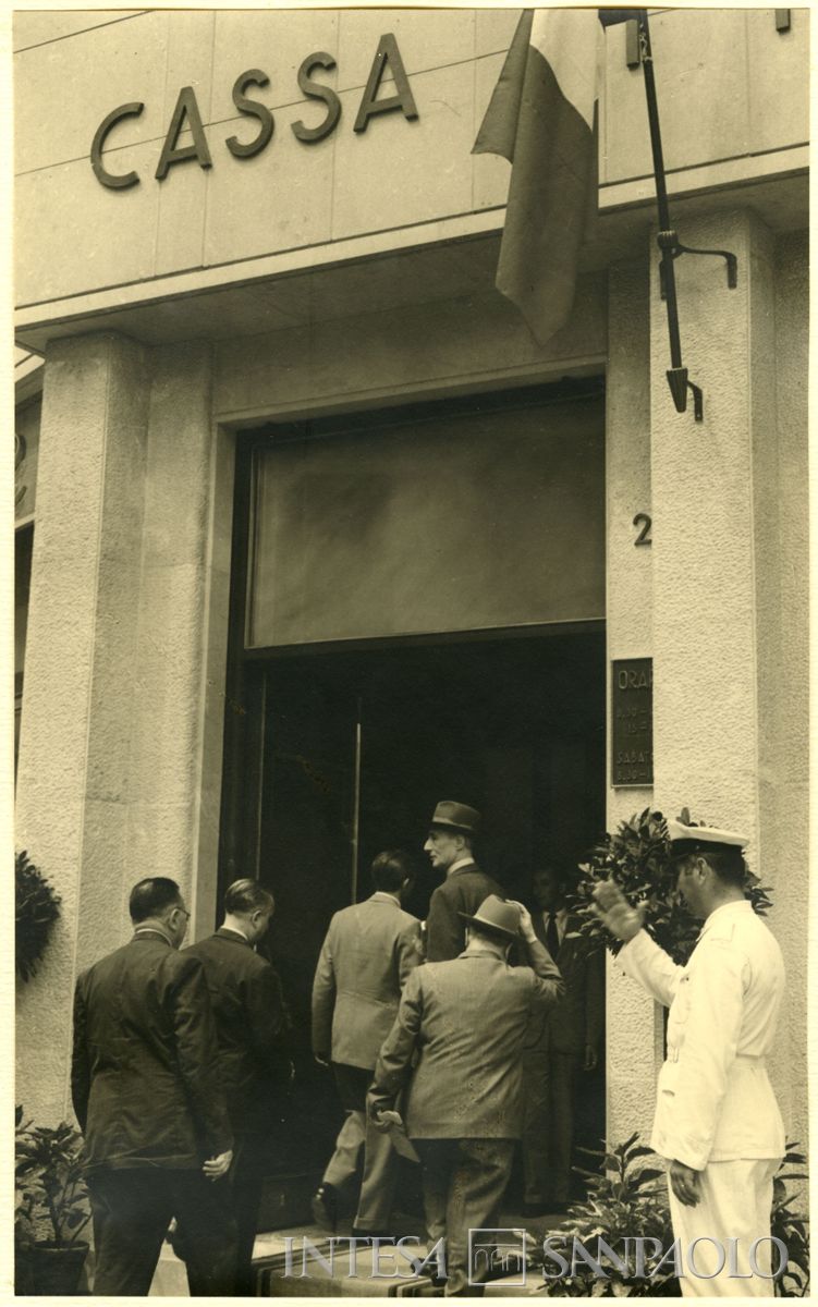 Inaugurazione della filiale Cariplo di Brescia, 06 - 07 luglio 1953 (foto di Cesare Allegri)