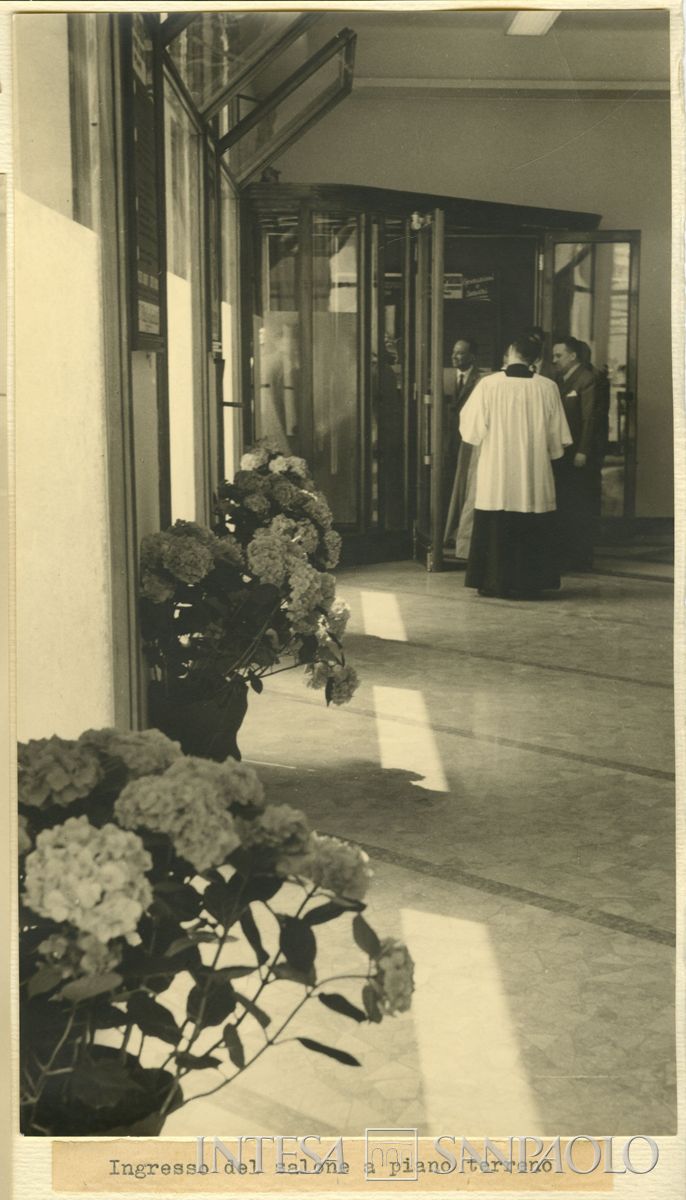 Inaugurazione della filiale Cariplo di Brescia, 06 - 07 luglio 1953 (foto di Cesare Allegri)