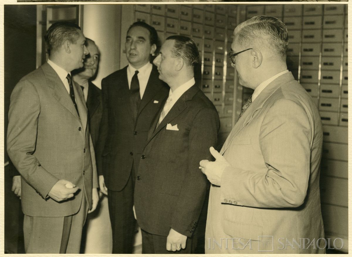 Inaugurazione della filiale Cariplo di Brescia, 06 - 07 luglio 1953 (foto di Cesare Allegri)
