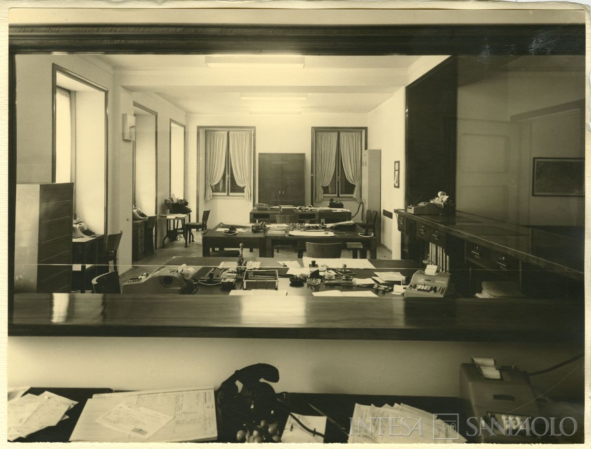 Inaugurazione della filiale Cariplo di Brescia, 06 - 07 luglio 1953 (foto di Cesare Allegri)