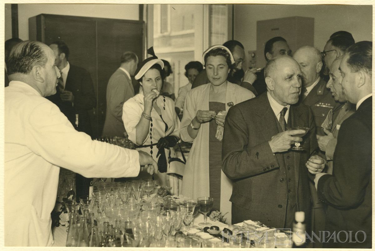 Inaugurazione della filiale Cariplo di Brescia, 06 - 07 luglio 1953 (foto di Cesare Allegri)