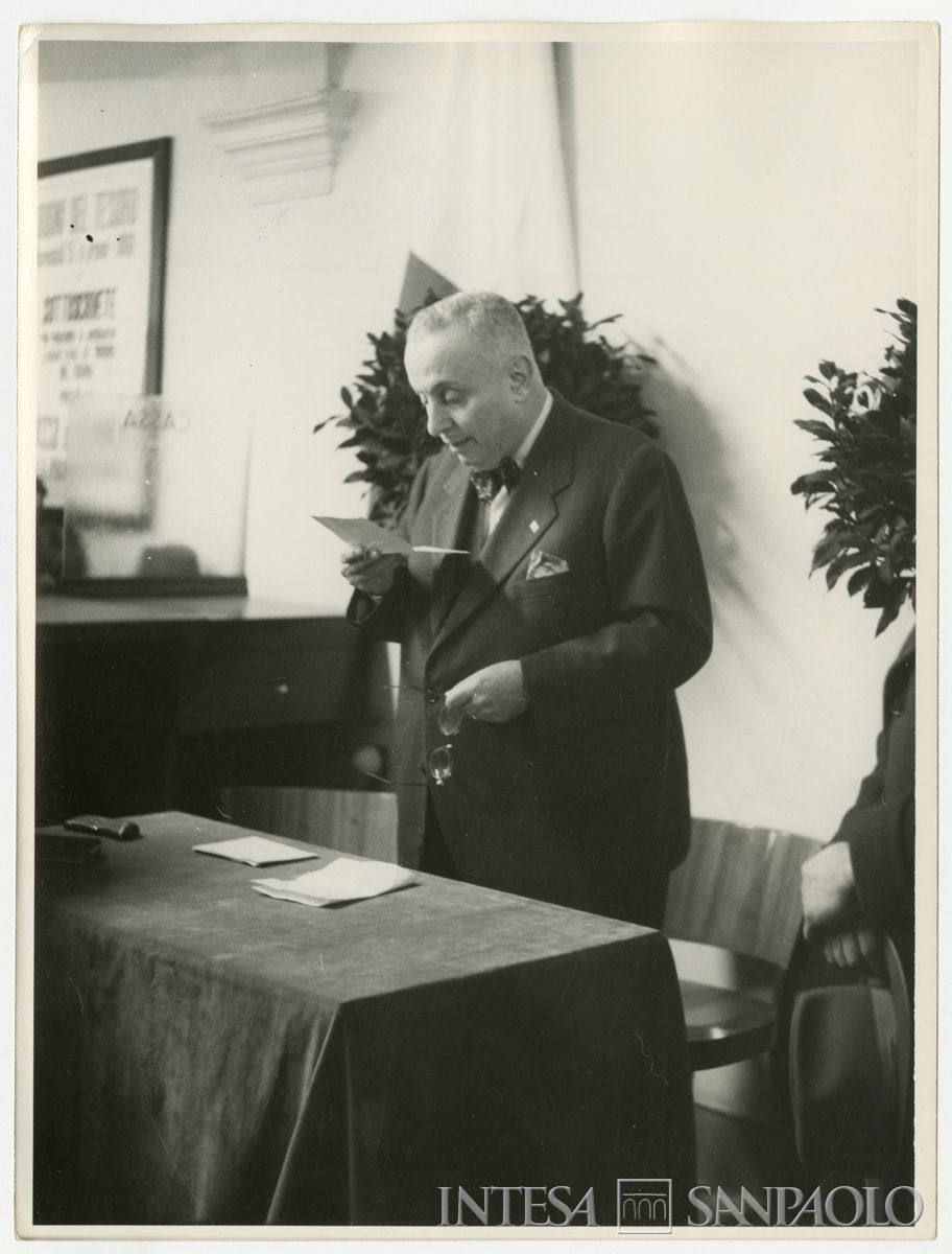 Intervento del presidente della Cariplo Stefano Jacini all'inaugurazione della filiale di Brescia in Corso Garibaldi 28, 13 novembre 1946 (Fot. Santangelo)