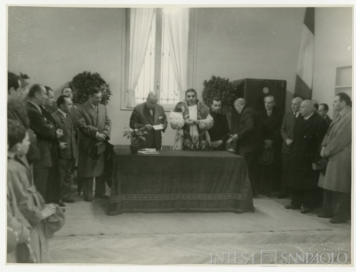 Inaugurazione della filiale di Rho della Cariplo, [1946-1952] (Foto Cav Ghidoni)