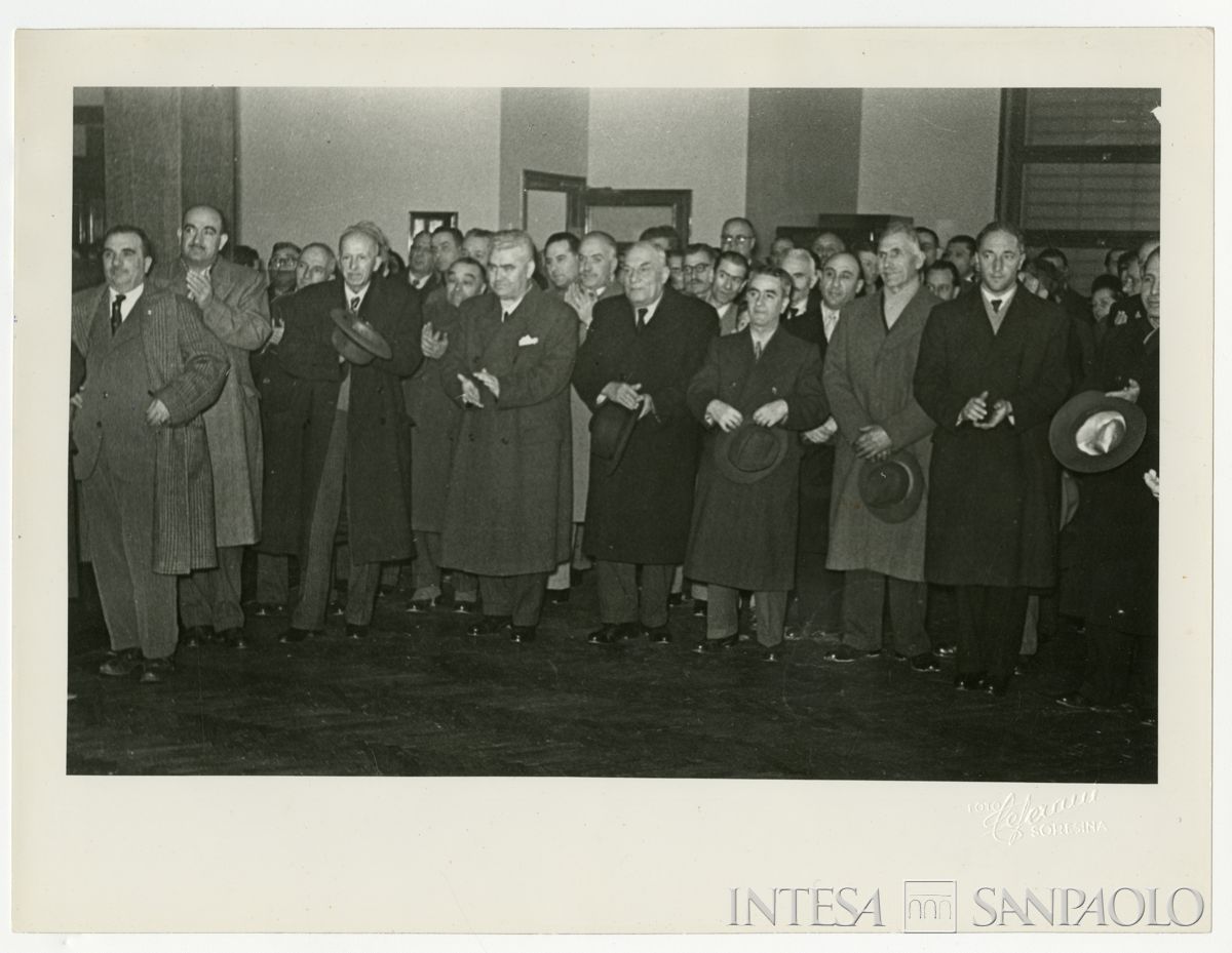Partecipanti all'inaugurazione della filiale Cariplo di Soresina, 1950 (Ceferani)