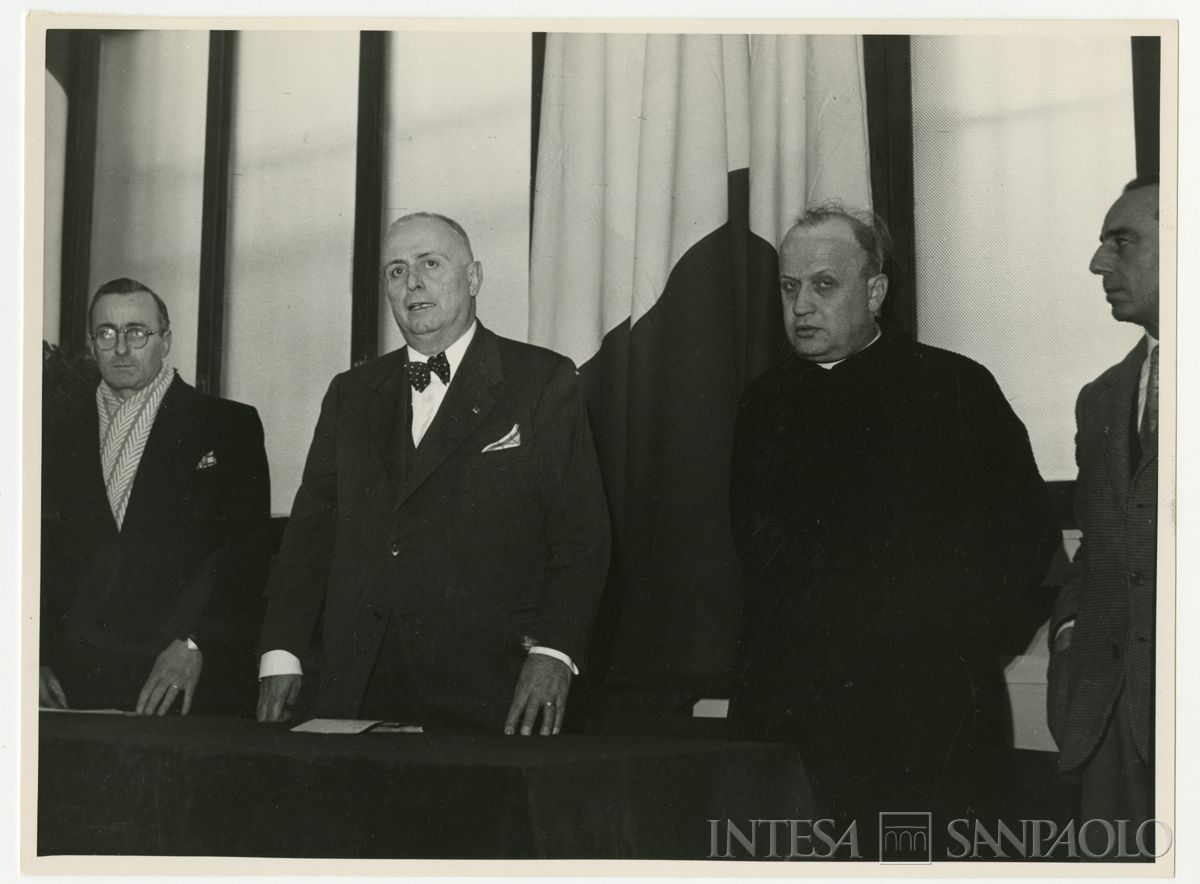 Inaugurazione della filiale Cariplo di Melzo; secondo da sinistra il presidente Stefano Jacini, gennaio 1950 (Angelo Vitali)