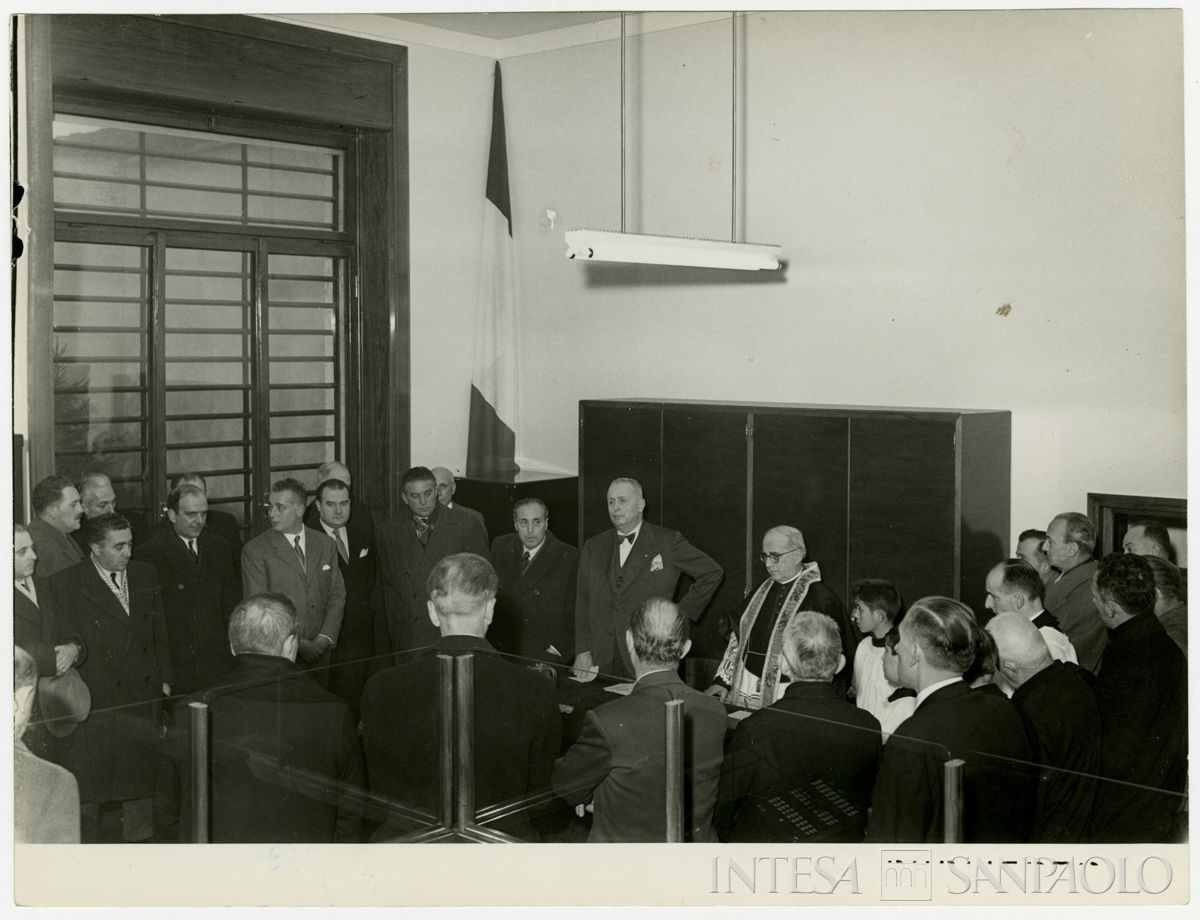 Inaugurazione della filiale Cariplo di Paderno Dugnano, 5 dicembre 1950 (Publifoto)