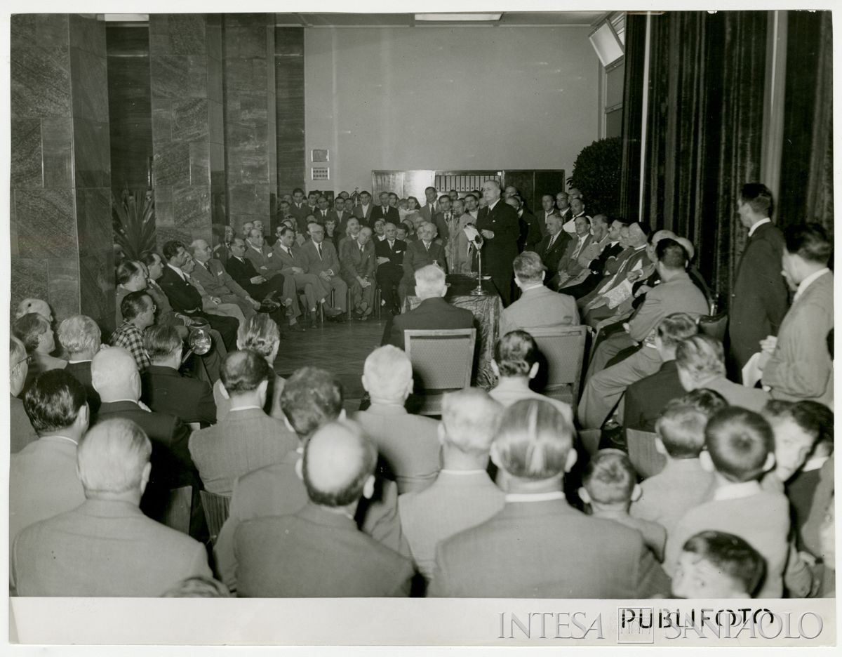 Intervento del presidente Stefano Jacini all'inaugurazione della filiale Cariplo di Monza, in piazza Trento e Trieste, 23 settembre 1951 (Publifoto)
