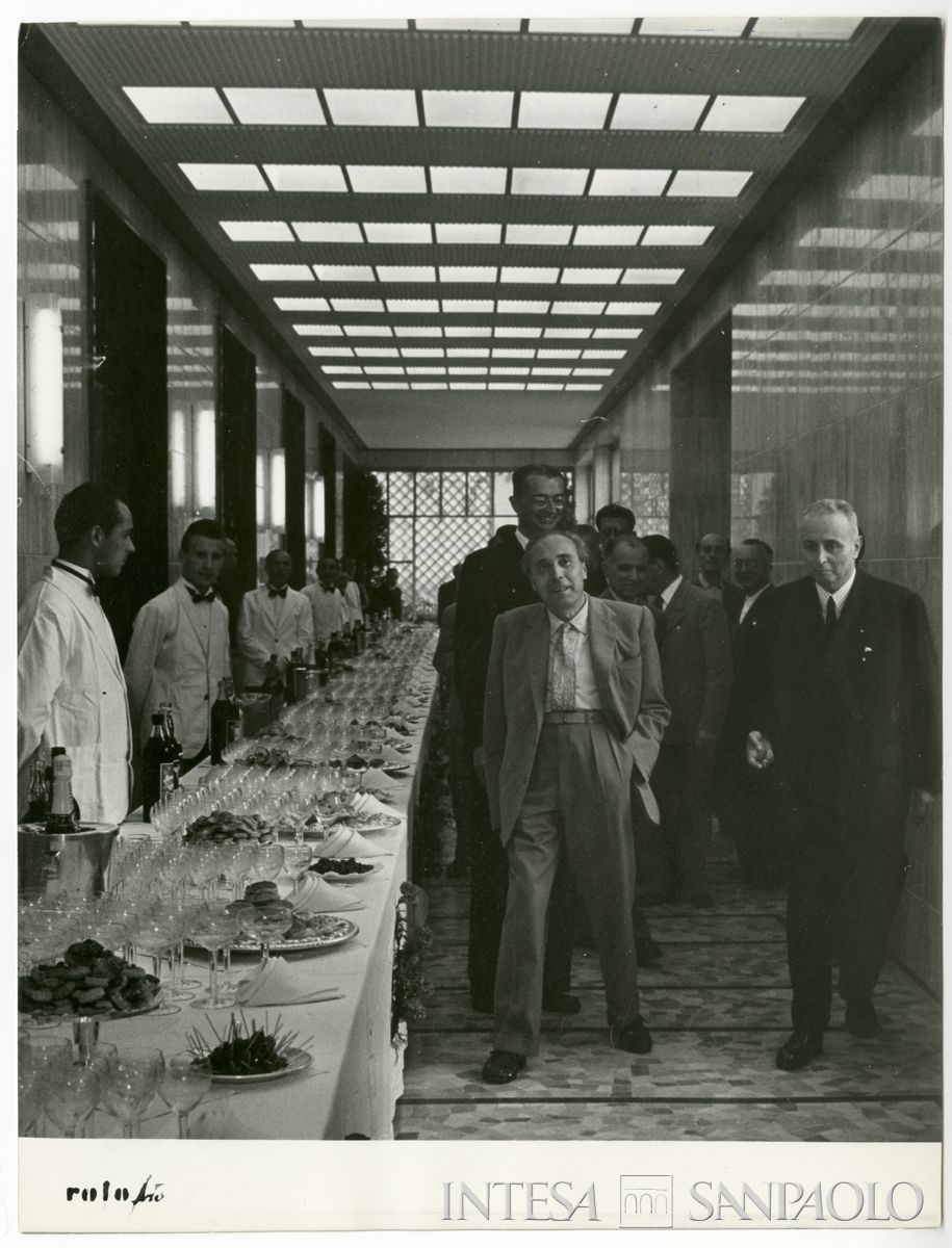 Buffet all'inaugurazione della filiale Cariplo di Monza, in piazza Trento e Trieste, 23 settembre 1951 (Roto Foto)
