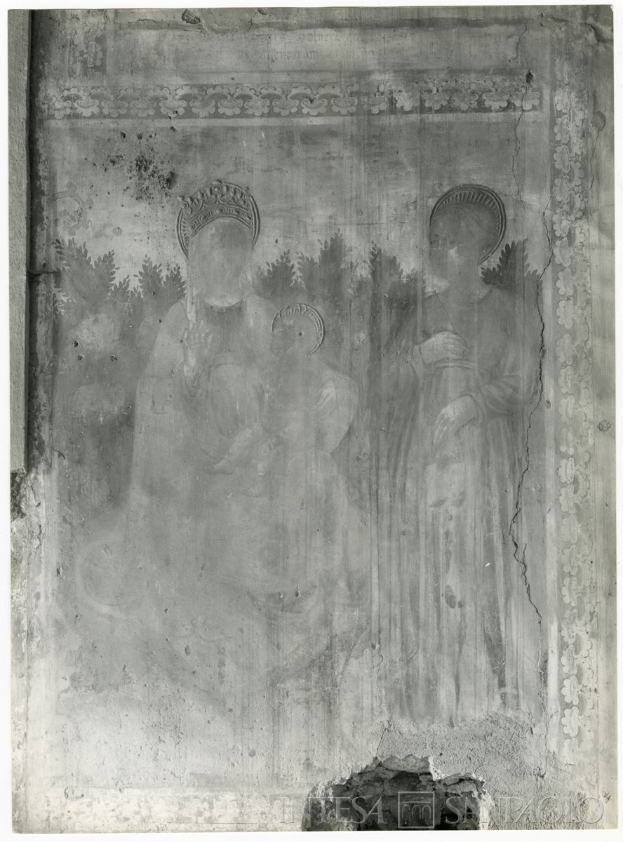 Casatenovo Brianza, Oratorio di Santa Margherita: affresco raffigurante la Madonna col Bambino e Santa Margherita, posto nella parete sinistra, 1962-1964 (foto di Davide Clari)